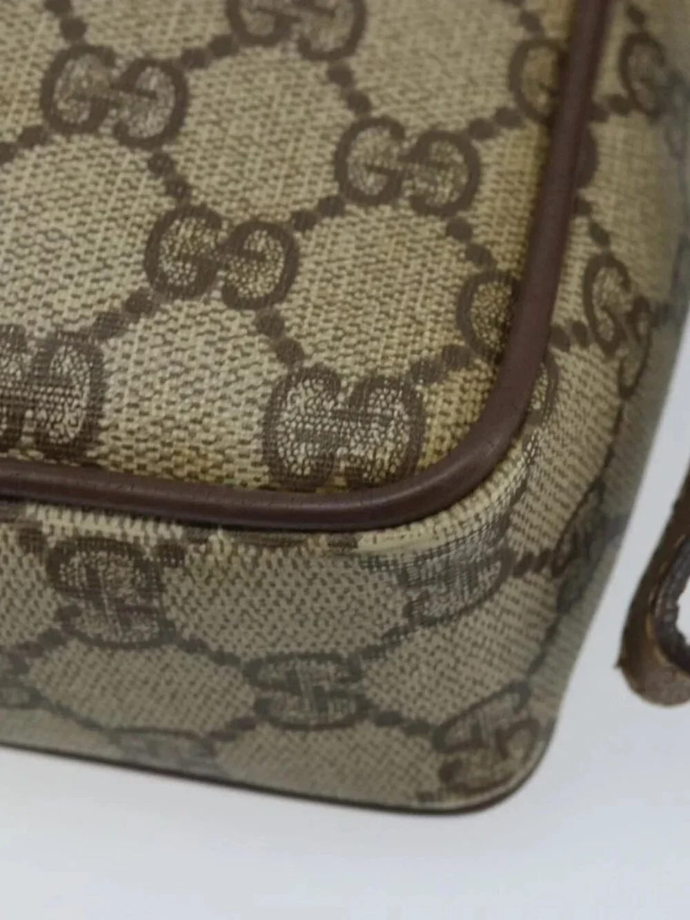 GUCCI GG Supreme Clutch Bag PVC Beige Gold Auth YKZ053